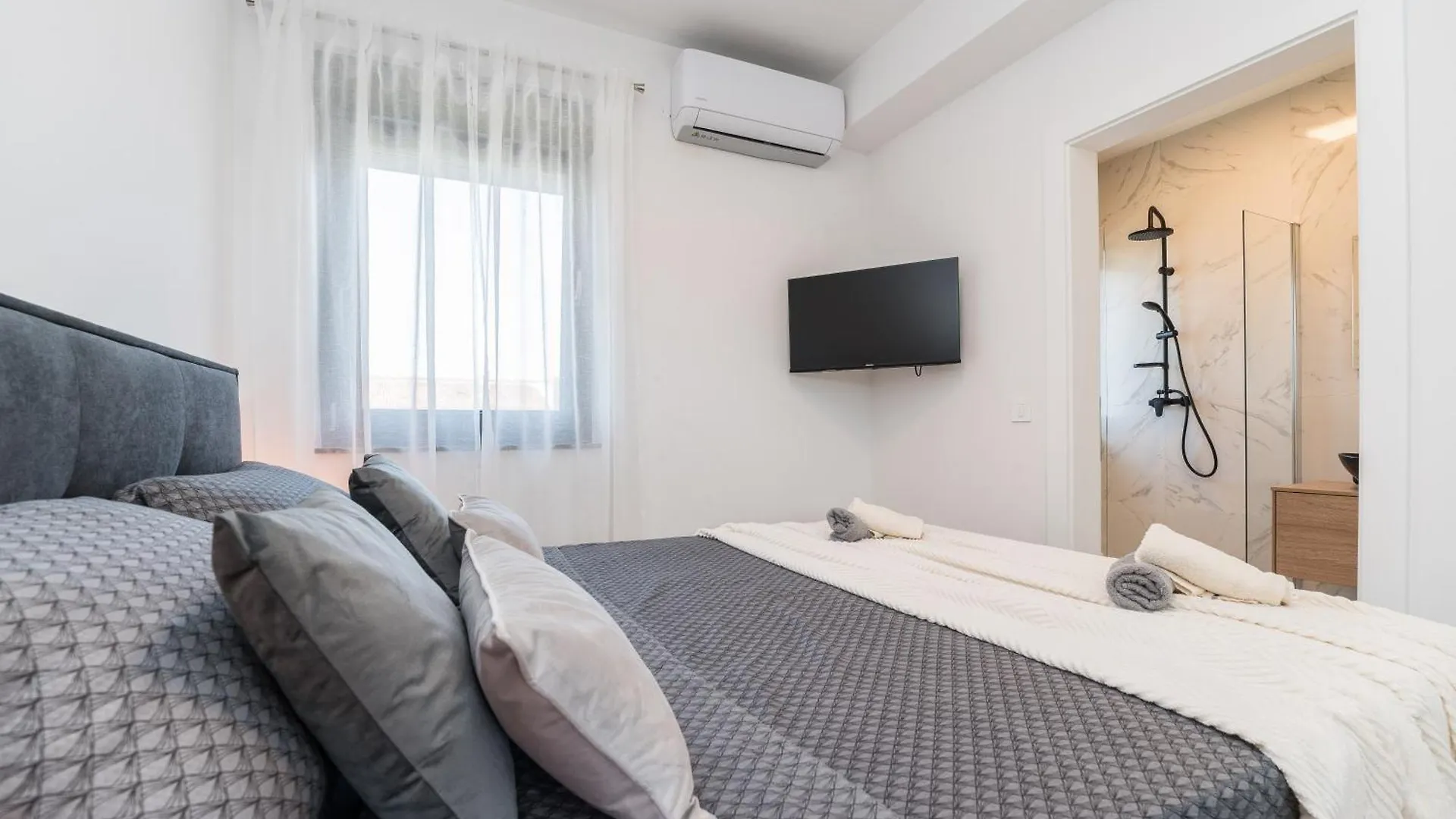 Villa Valy With Heated Pool Privlaka